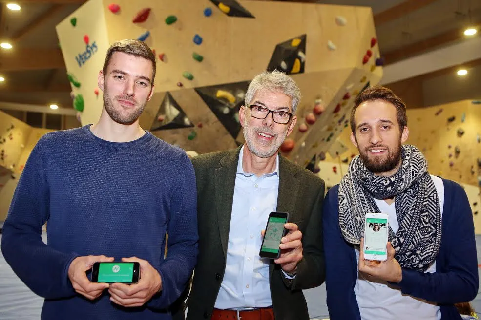 (von links): Die Gründer und Macher von NOW Sport: Michael Buhl, Heinz Buhl und Frederik Kopatz präsentieren stolz die App. Es fehlt Winfried Kopatz. Foto: Pressebüro Lademann
